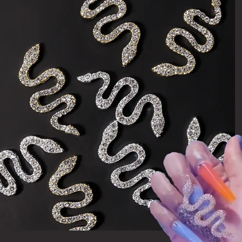 2db-Nagy XXL Kígyó Alakú Köröm Varázsa||3D Nail Arany/Ezüst Nail Art Dekor.|| Kígyó Design Varázsa Manikűr Ékszerek||30X13mm